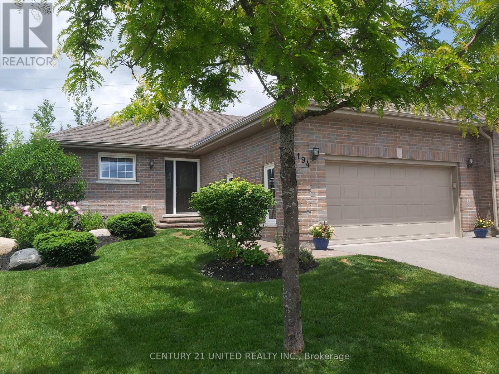194 301 Carnegie Ave, Peterborough, ON K9L 1N2