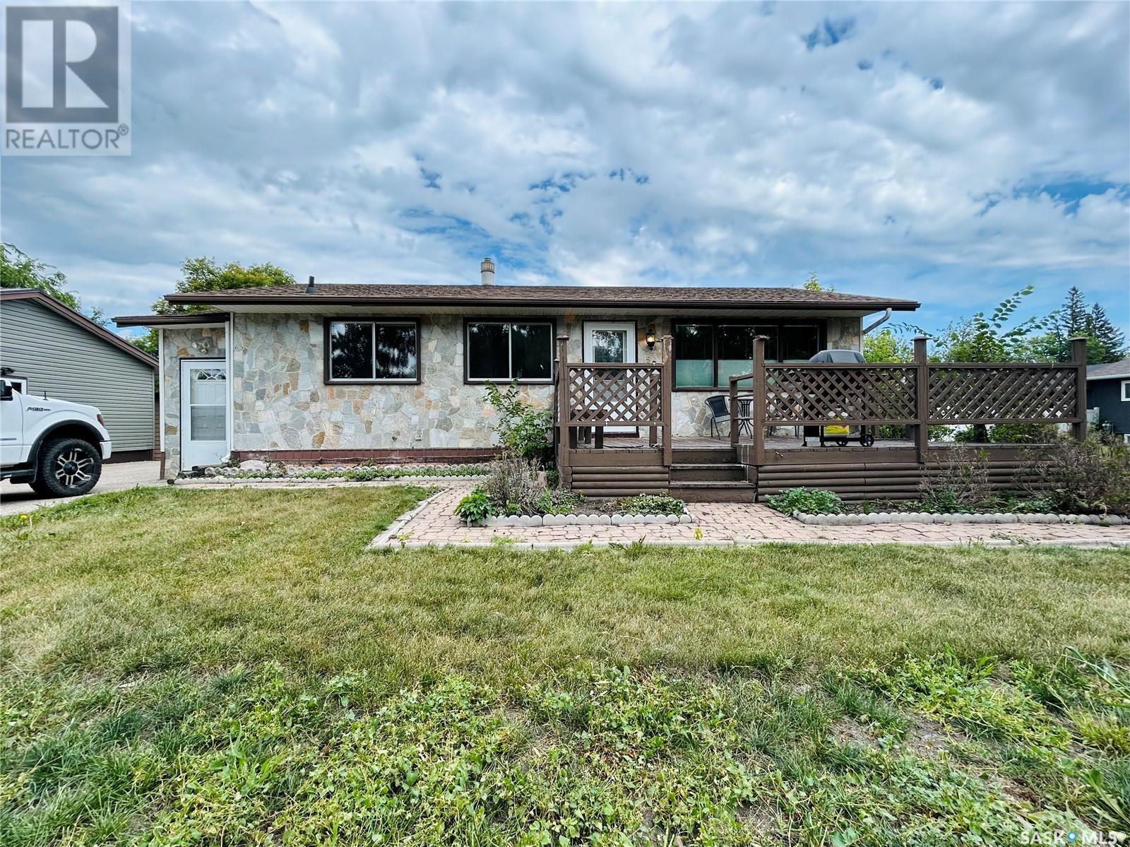 520 3 Avenue, Esterhazy, SK S0A 0X0