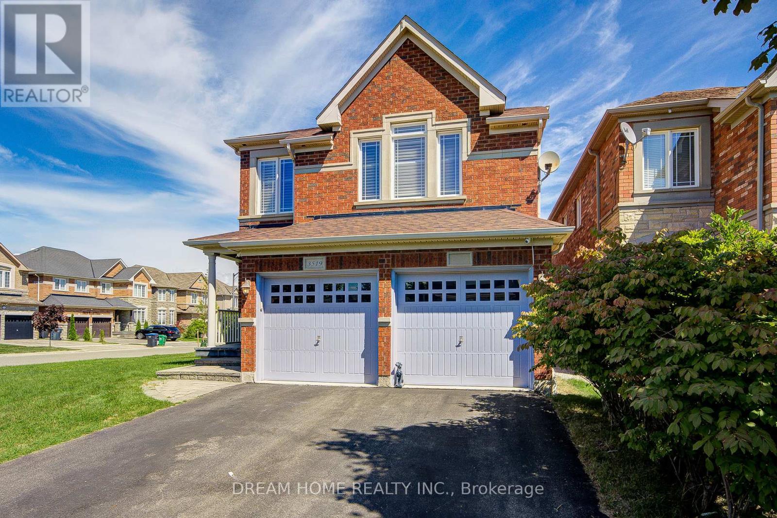3519 Trilogy Trl, Mississauga, ON L5M 7Y1