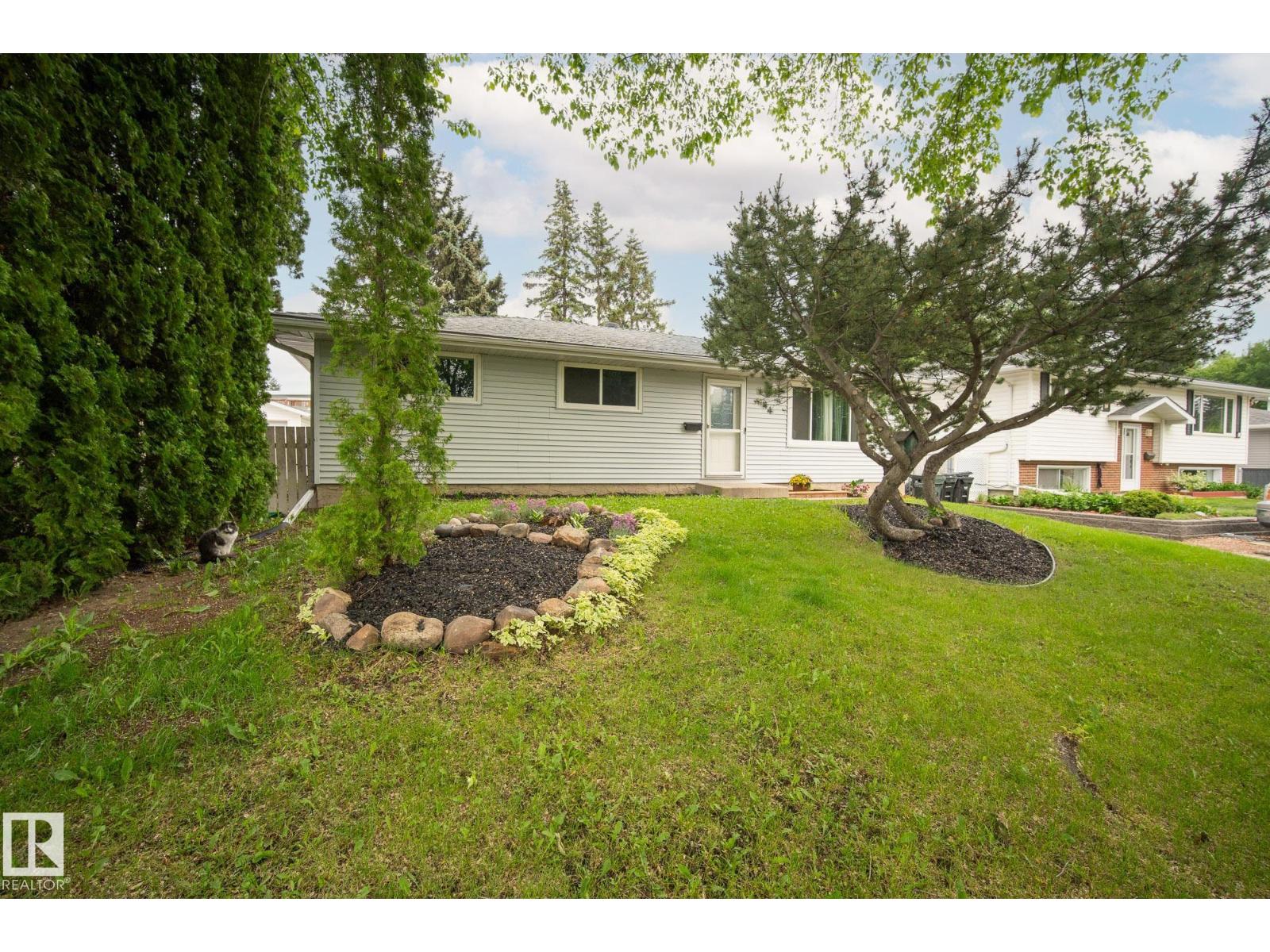 44 Marion Dr, Sherwood Park, AB T8A 0M1