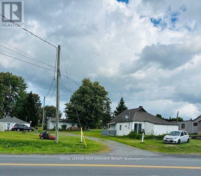 18787 County Rd 2 Rd, South Glengarry, ON K6H 7J8