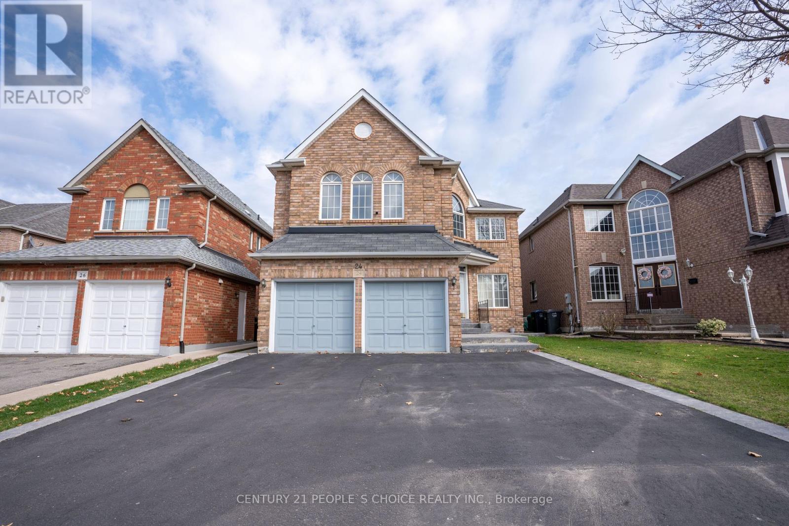 24 Tobosa Trl, Brampton Sandringham-wellington, ON L6R 2B4