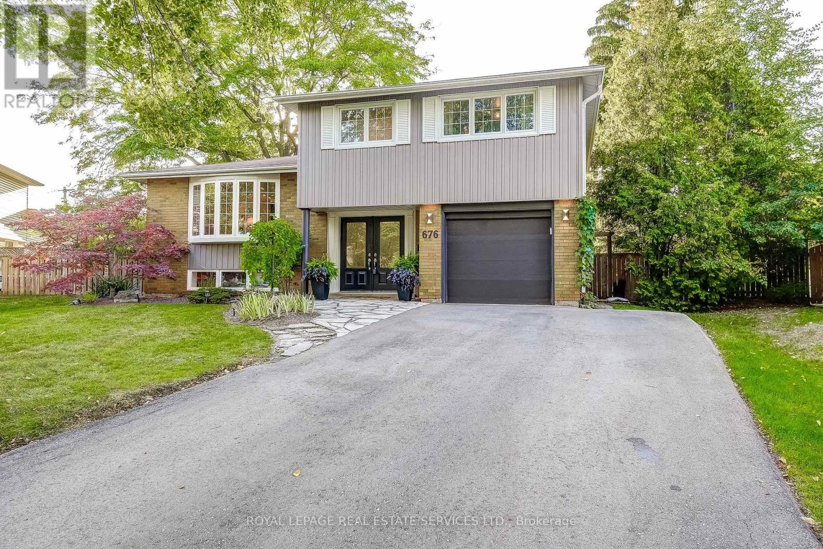 676 Meadow Ln, Burlington Appleby, ON L7L 4R8