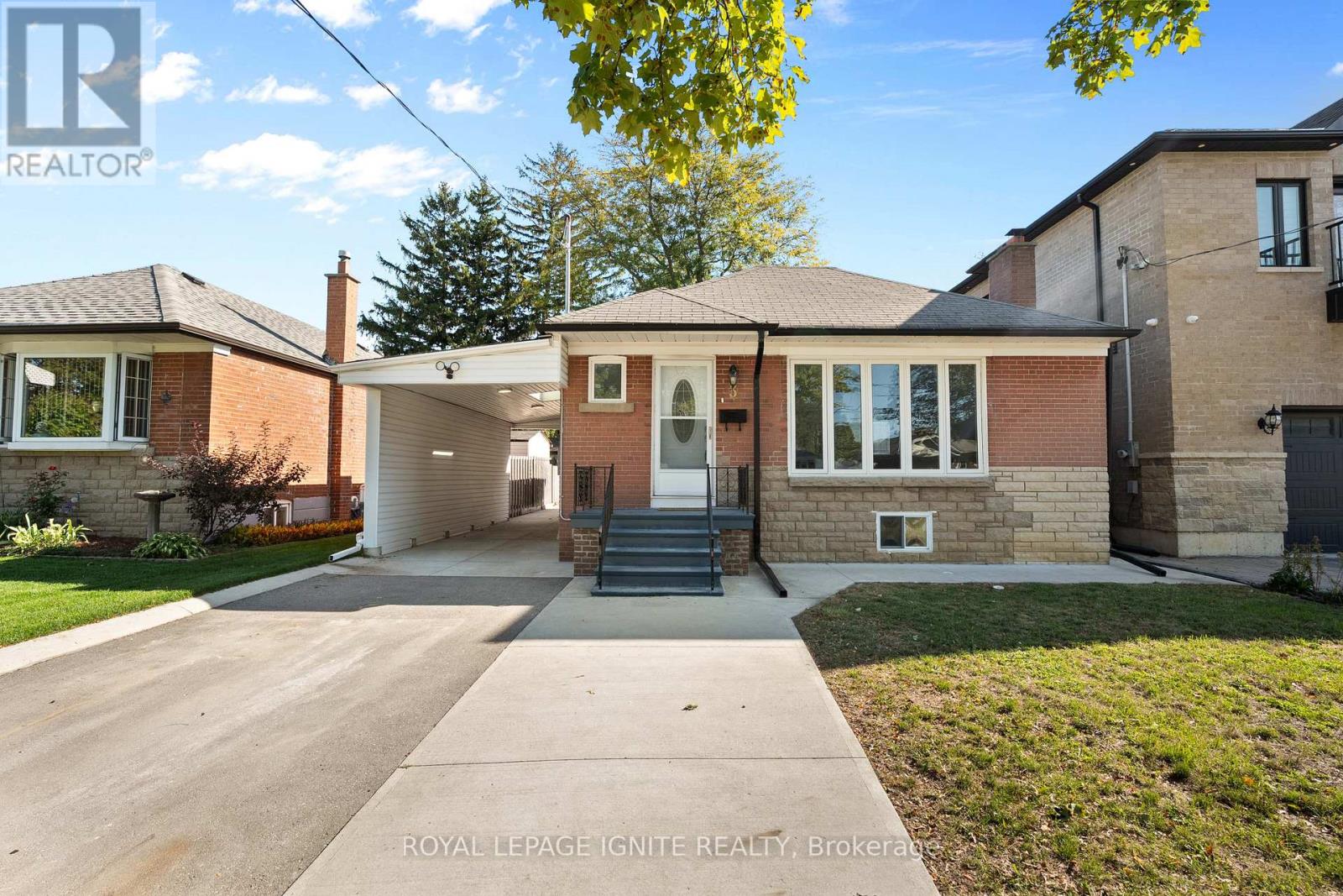 3 Shaneen Blvd, Toronto, ON M1R 1B6