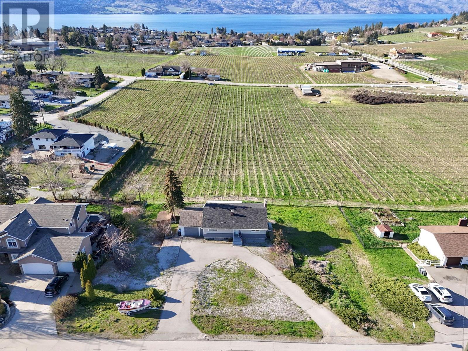 911 Stevenson Rd, West Kelowna, BC V1Z 1N3