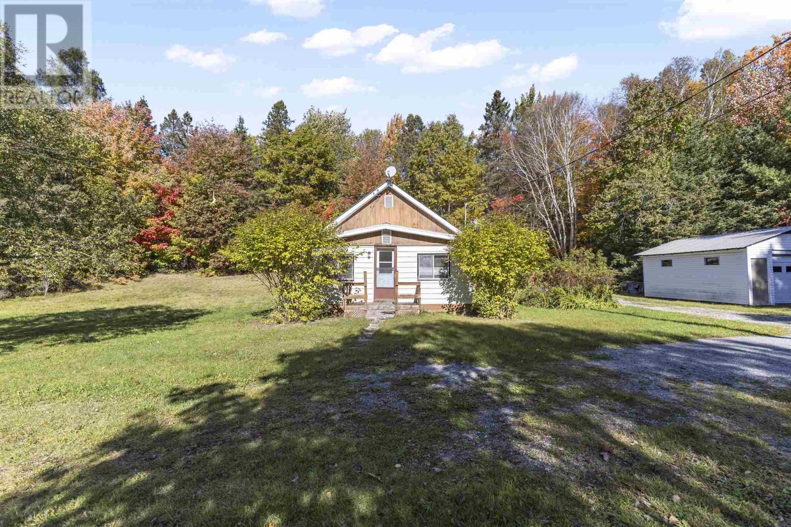 1532 Third Lin W, Sault Ste. Marie, ON P6A 6K4