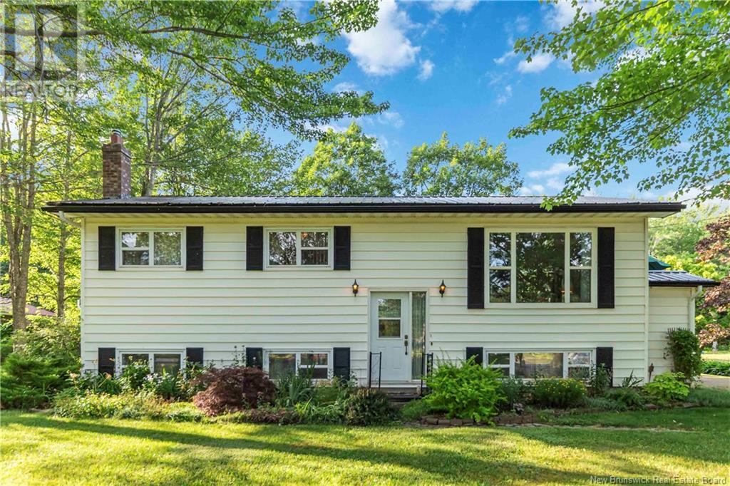 110 Cape Breton Rd, Irishtown, NB E1H 1W9