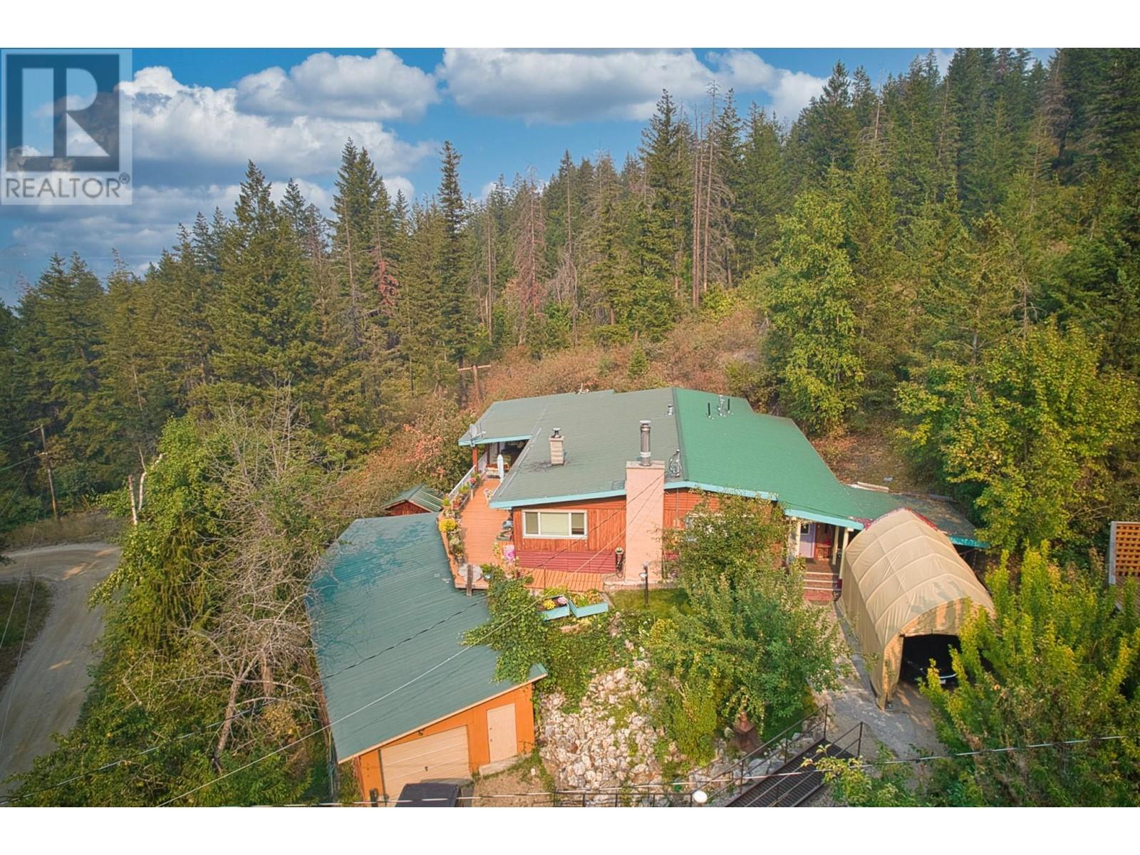 3096 Lindberg Rd, Sorrento, BC V0E 2W1