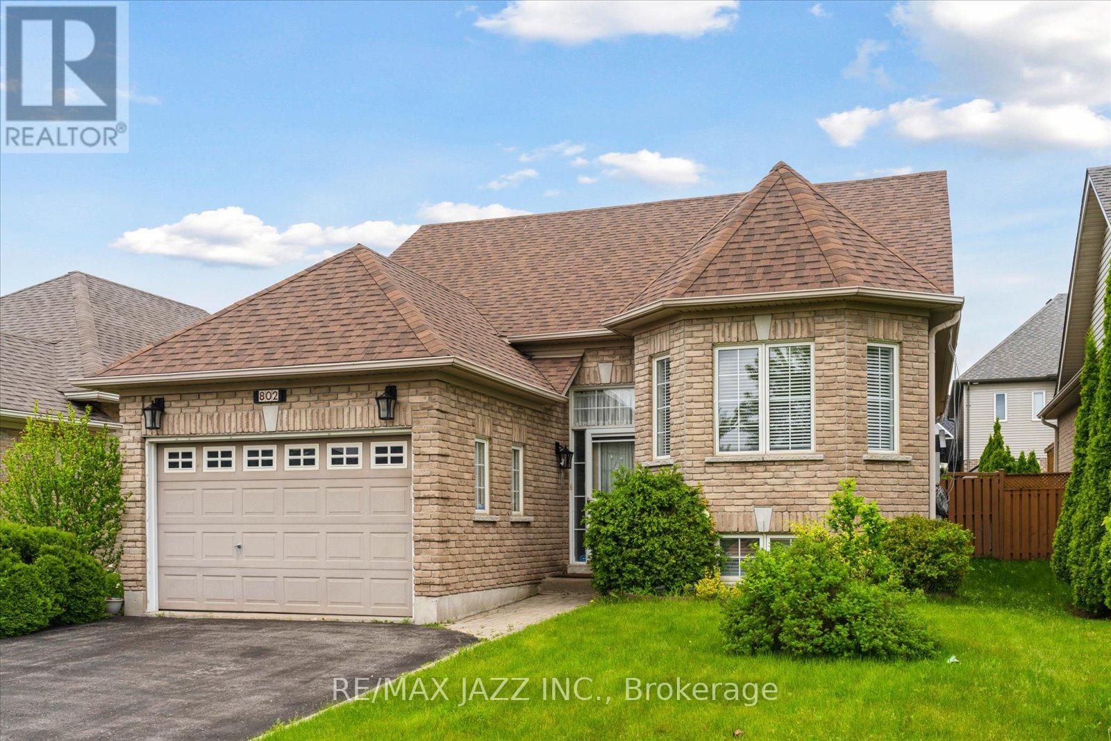 802 Coldstream Dr, Oshawa, ON L1K 2Z3