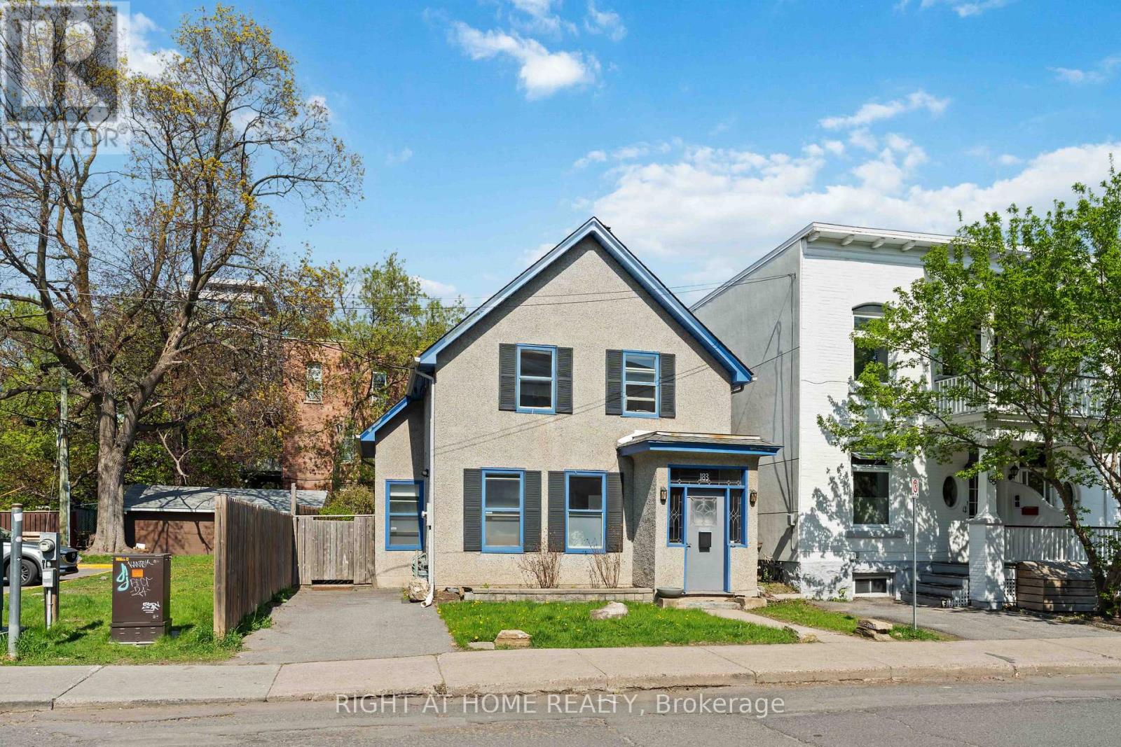 183 Augusta St, Ottawa, ON K1N 8B9