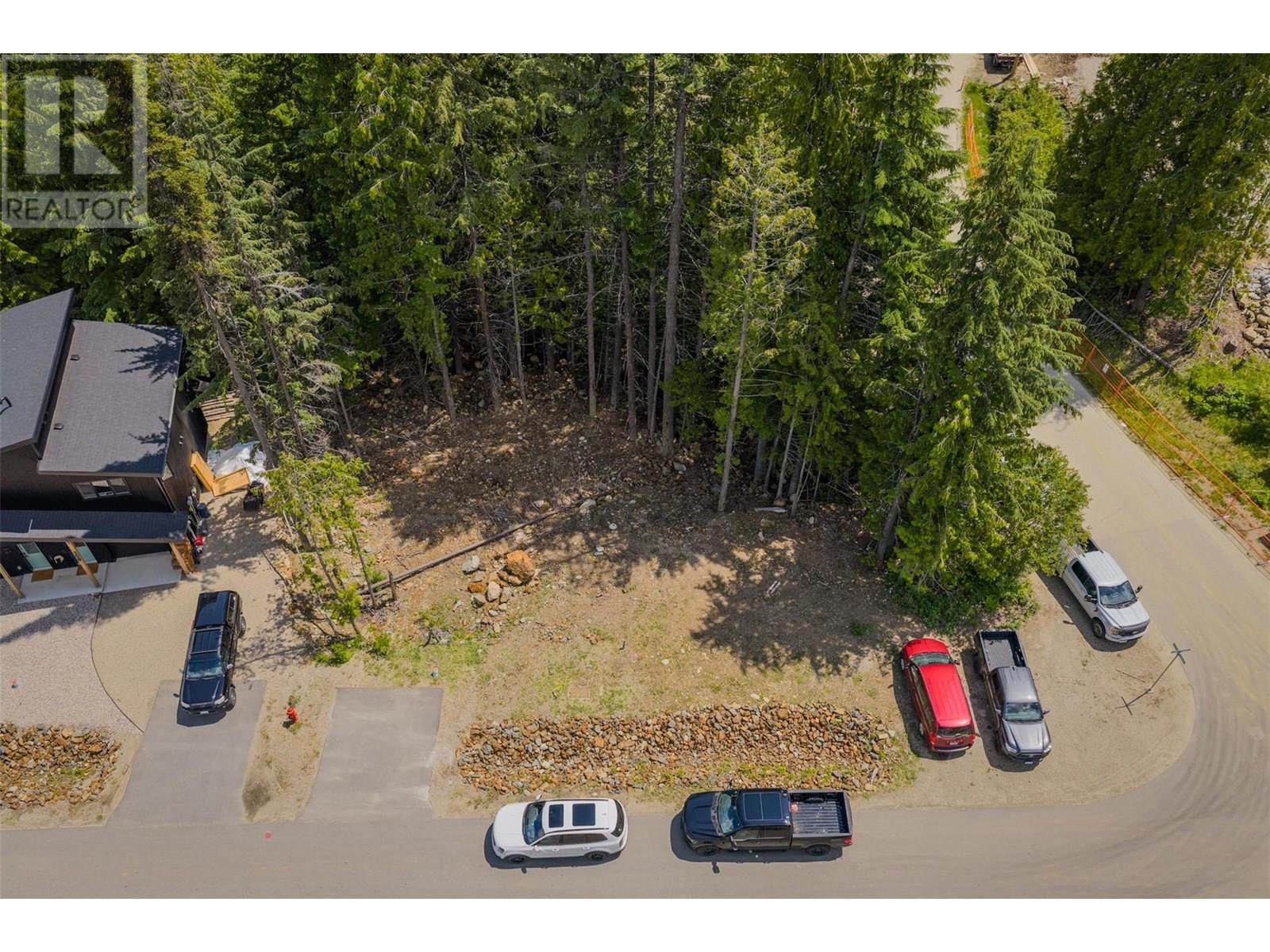 302 Larch Ter, Rossland, BC V0G 1Y0