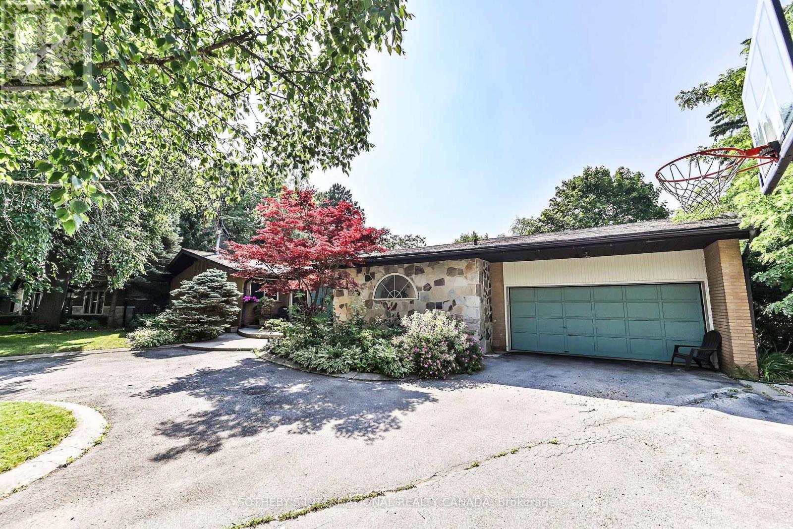 130 Monsheen Dr, Vaughan, ON L4L 2E7