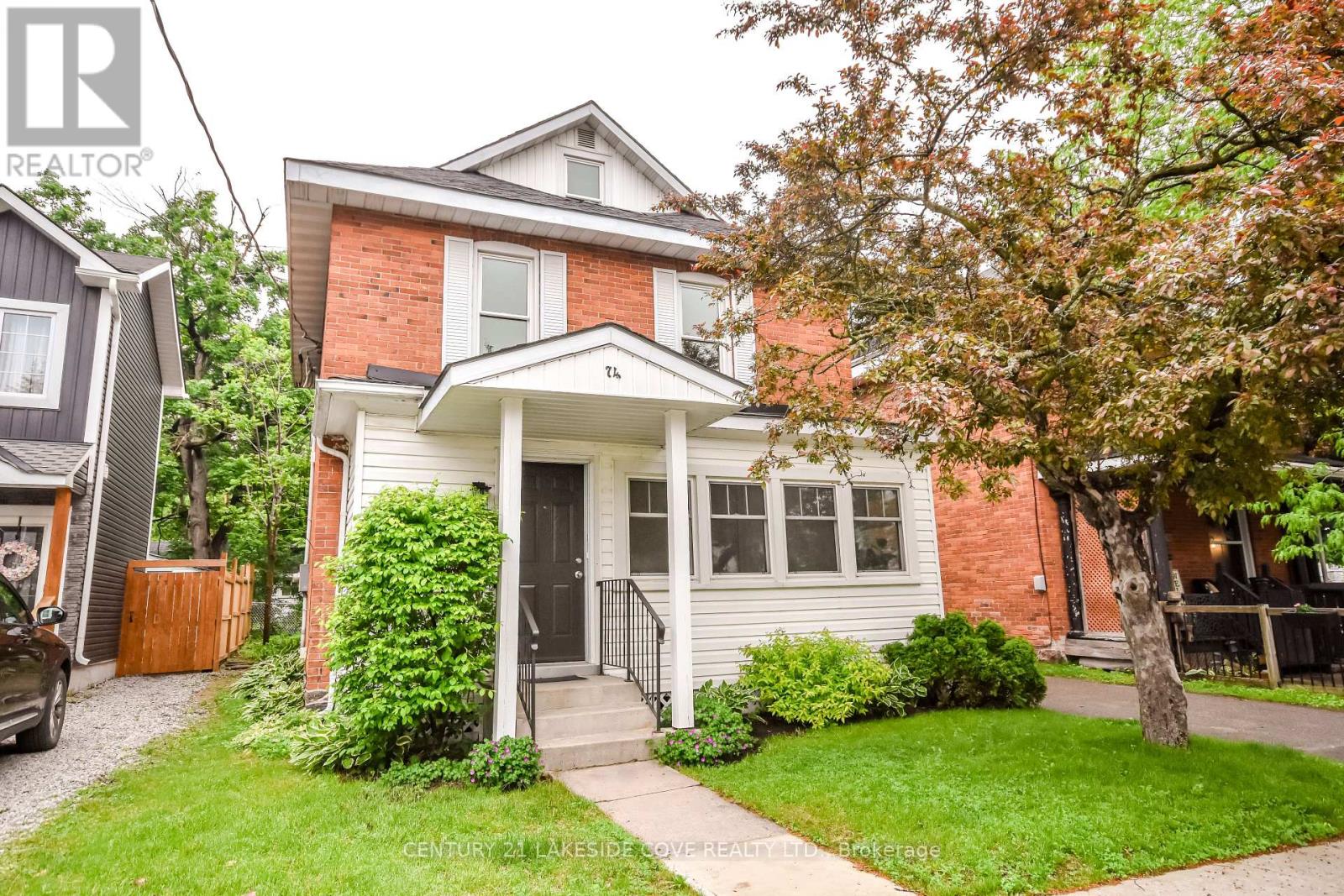 74 Penetang St, Orillia, ON L3V 3N5