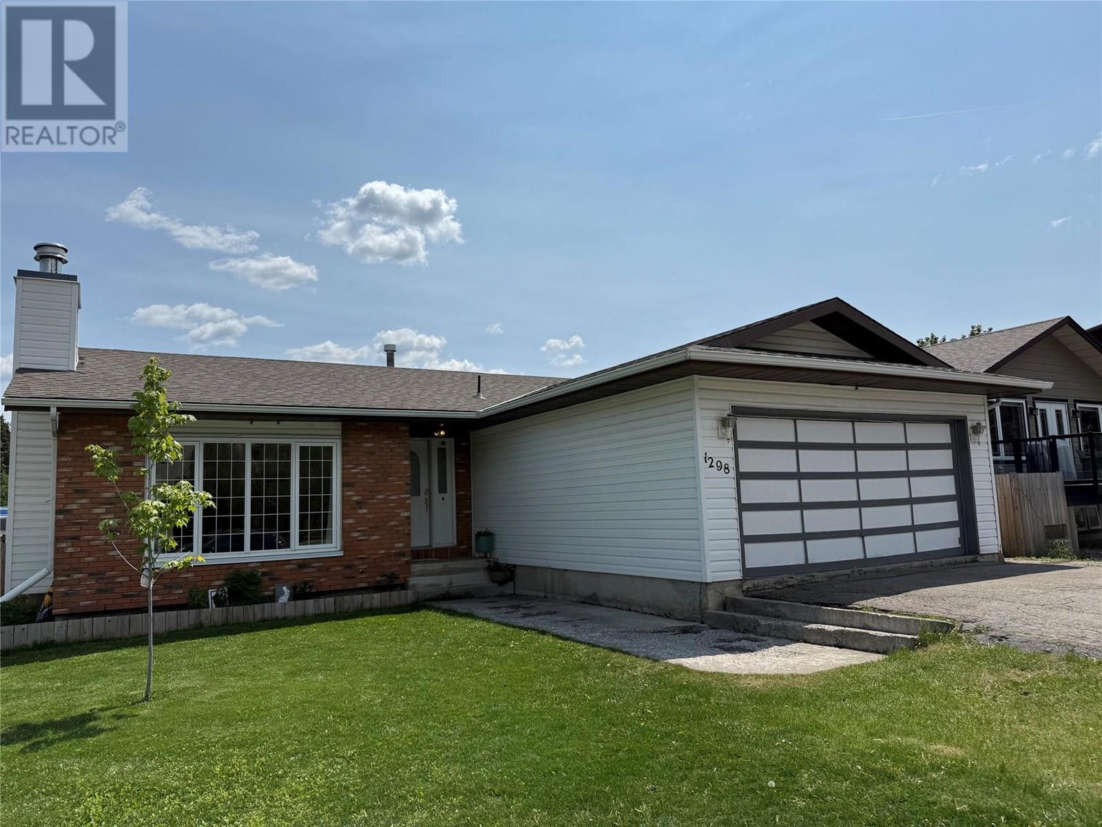 1298 Pinyon Ct, Sparwood, BC V0B 2G2