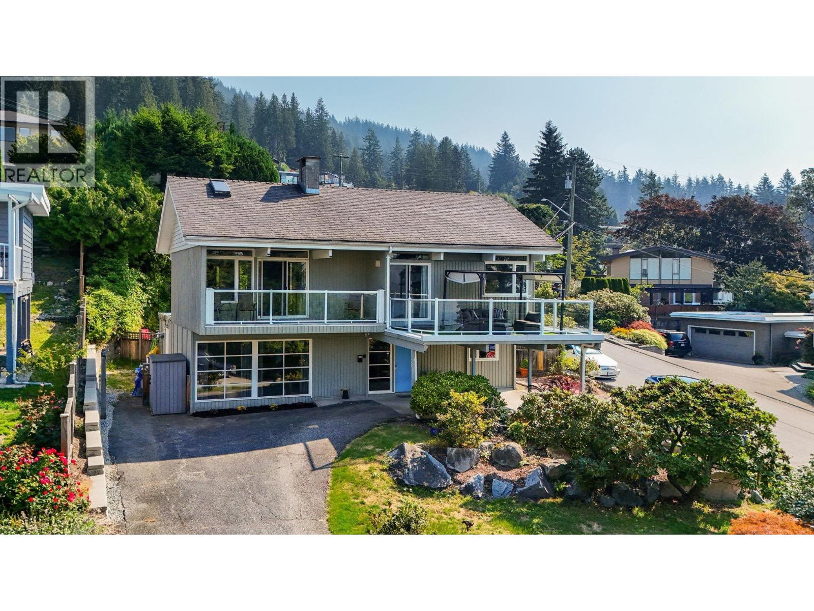 442 Monteray Ave, North Vancouver, BC V7N 3G2