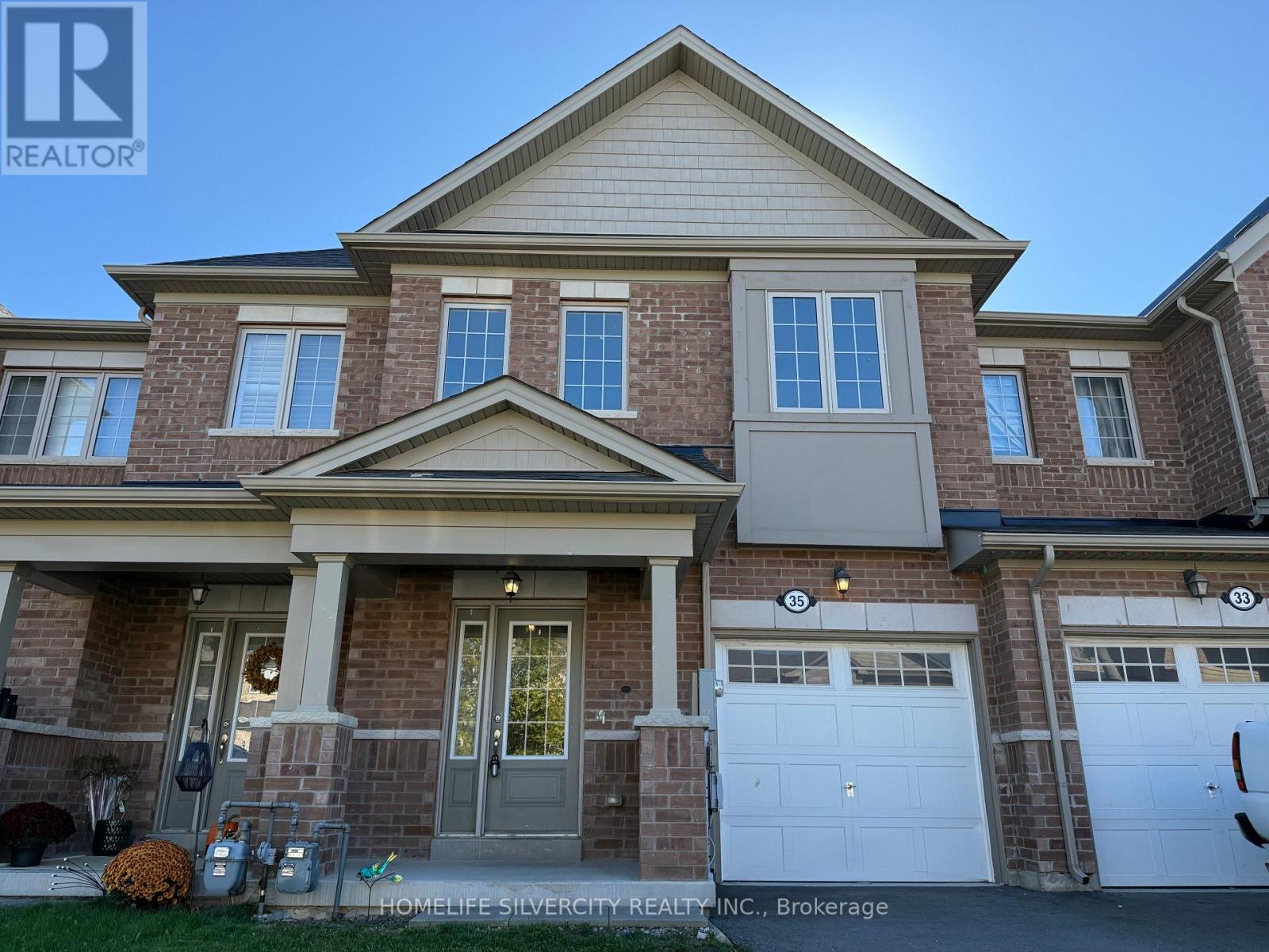 35 Sparkle Dr, Thorold, ON L2V 0H2