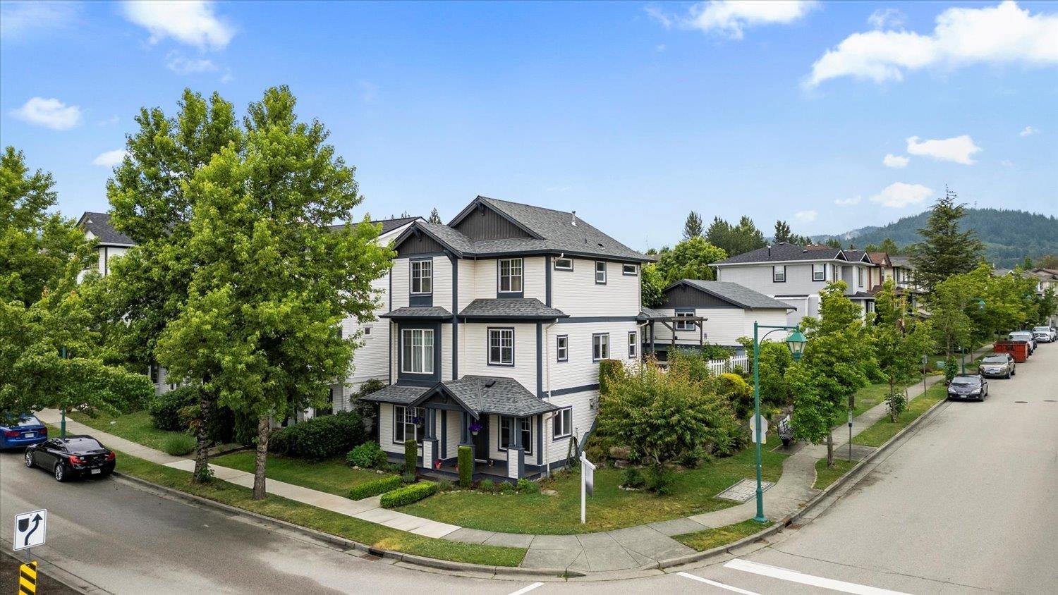 4330 Bill Reid Ter, Abbotsford, BC V3G 3C2