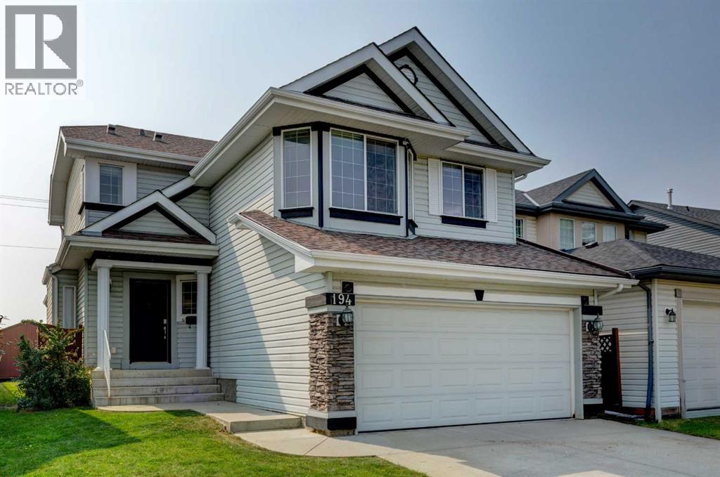 194 Somerglen Way SW, Calgary, AB T2Y 4B3
