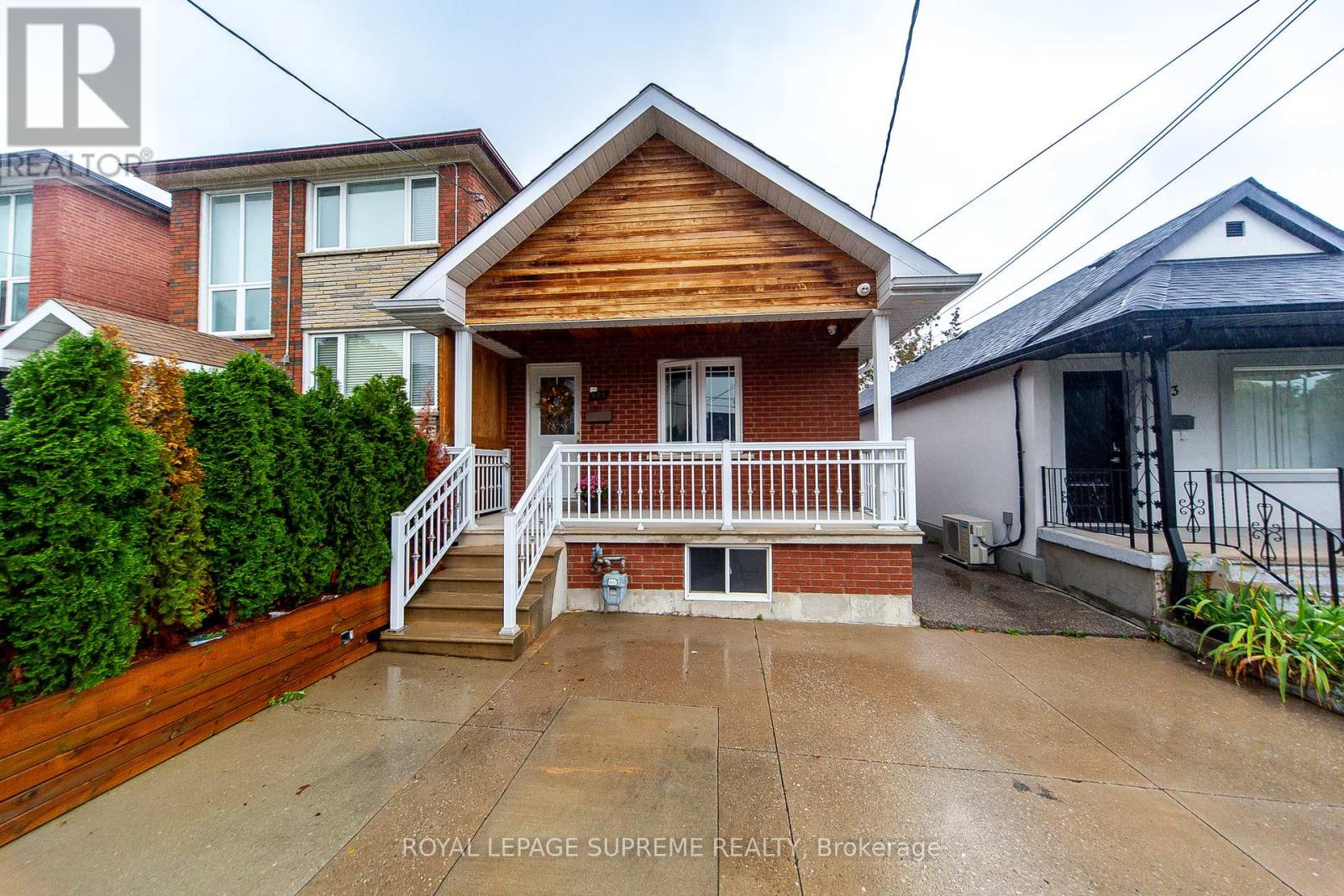 405 Gilbert Ave, Toronto Caledonia-fairbank, ON M6E 4X2