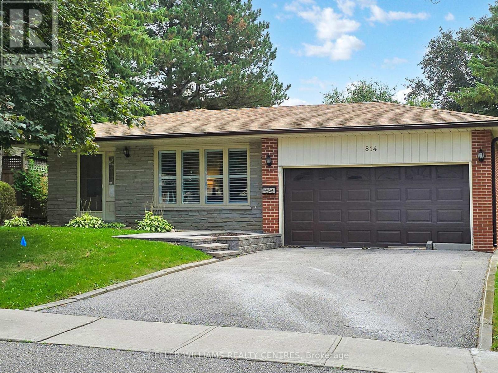 814 Arnold Cres, Newmarket, ON L3Y 2E2
