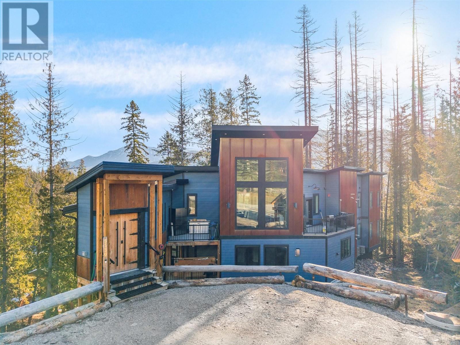 5339 Highline Dr, Fernie, BC V0B 1M5