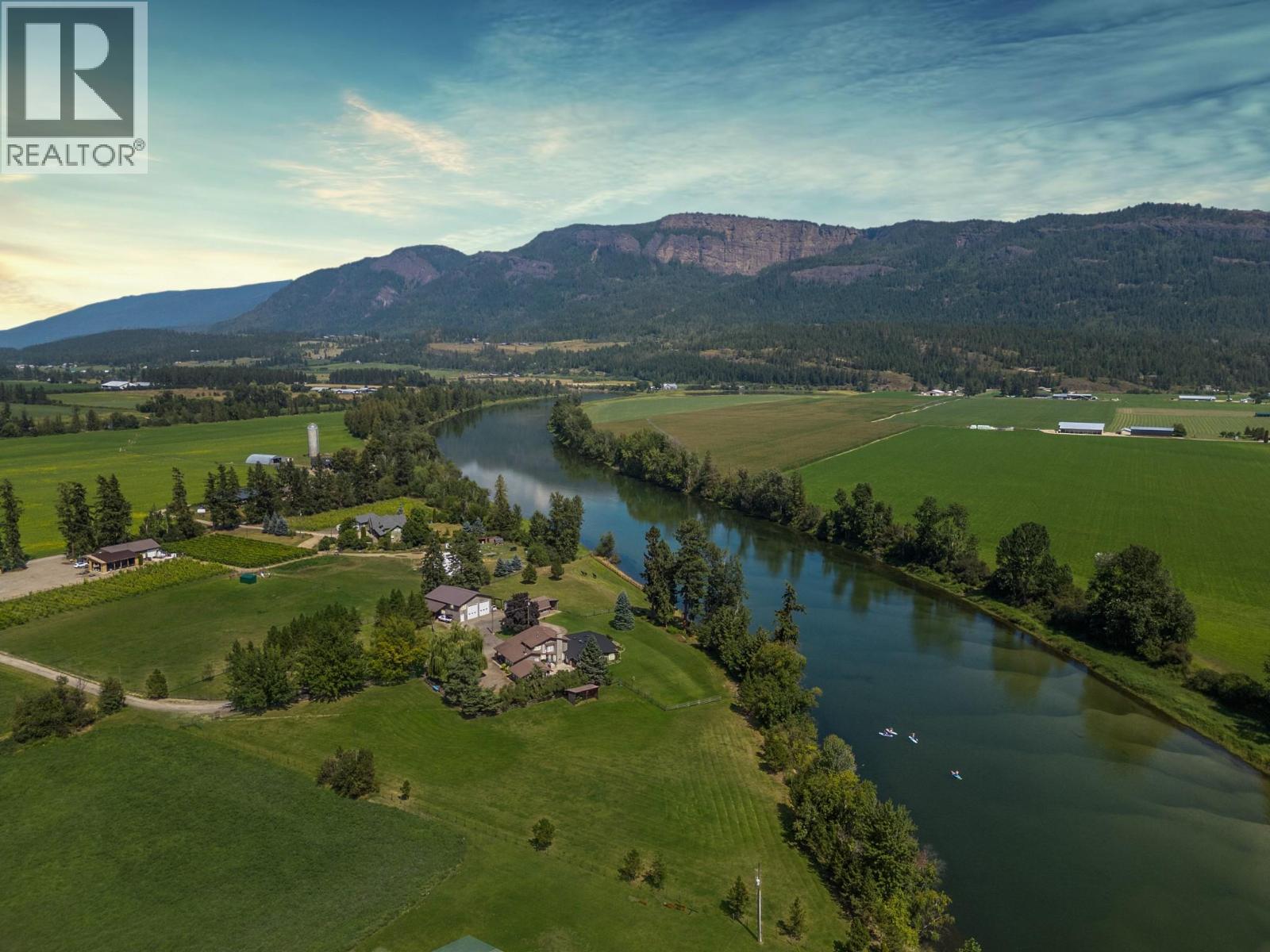 48 Waterside Rd, Enderby, BC V4Y 4G5