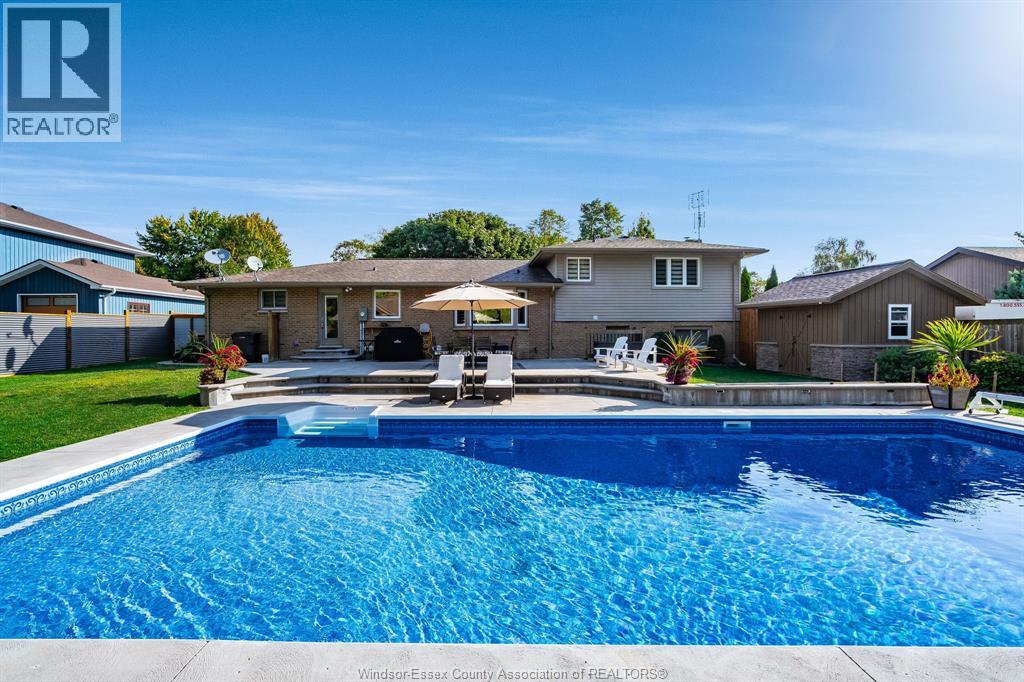 1361 Oxford Ave W, Kingsville, ON N9Y 2S8