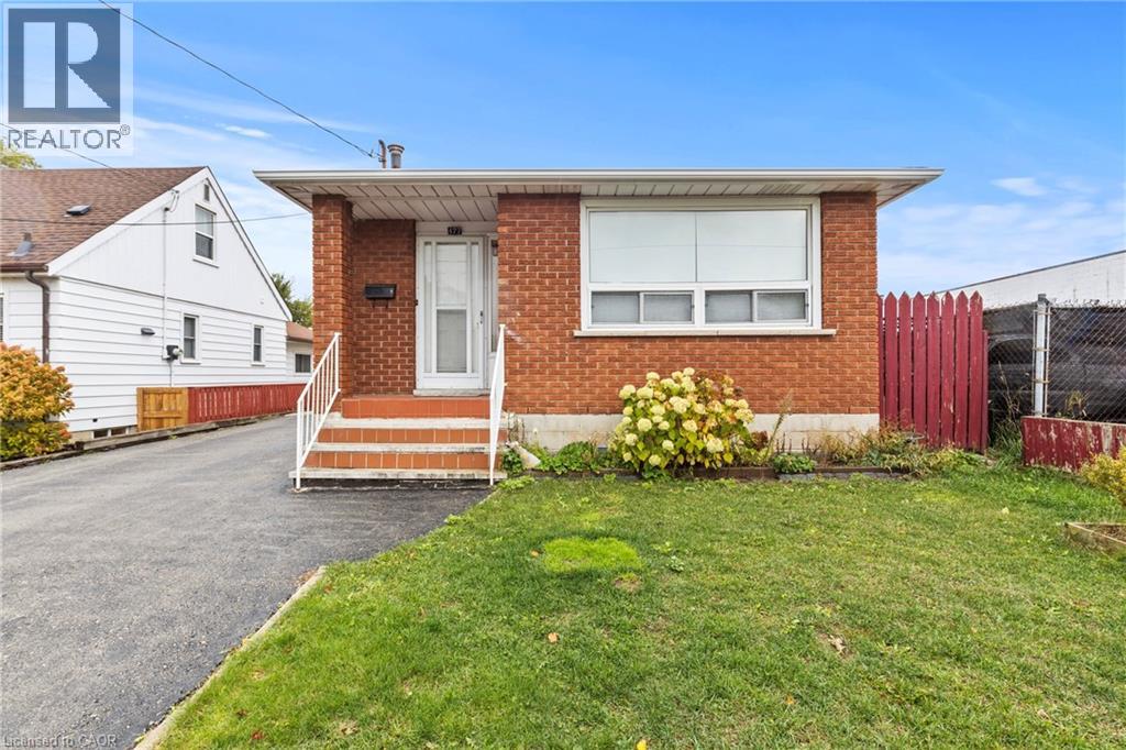477 E 38th St, Hamilton, ON L8V 4G7