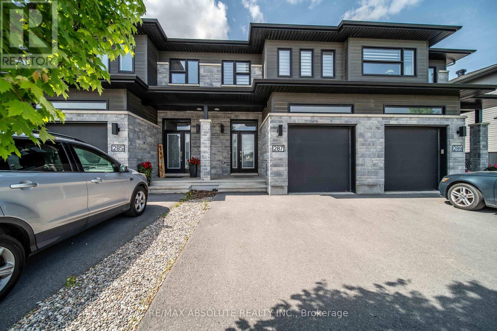 287 Belfort St, Russell, ON K0A 1W0