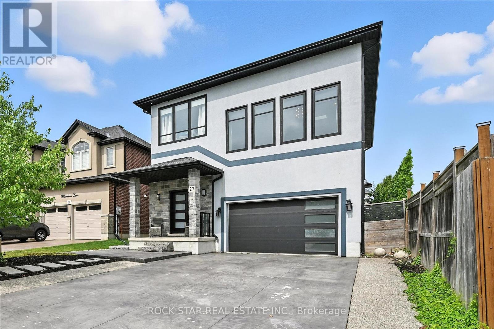 27 Blackburn Ln, Hamilton, ON L0R 1W0
