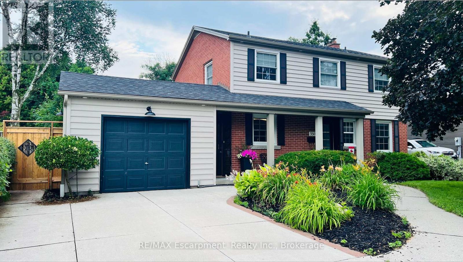 350 E Side Cres, Burlington, ON L7R 3G8