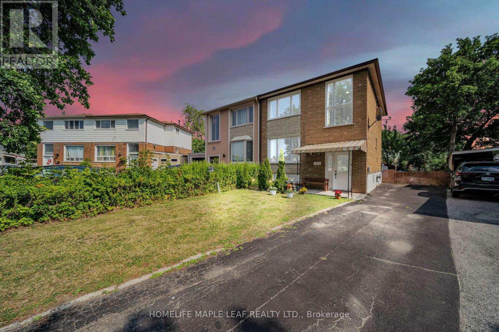 7464 Homeside Gdns, Mississauga, ON L4T 2A7