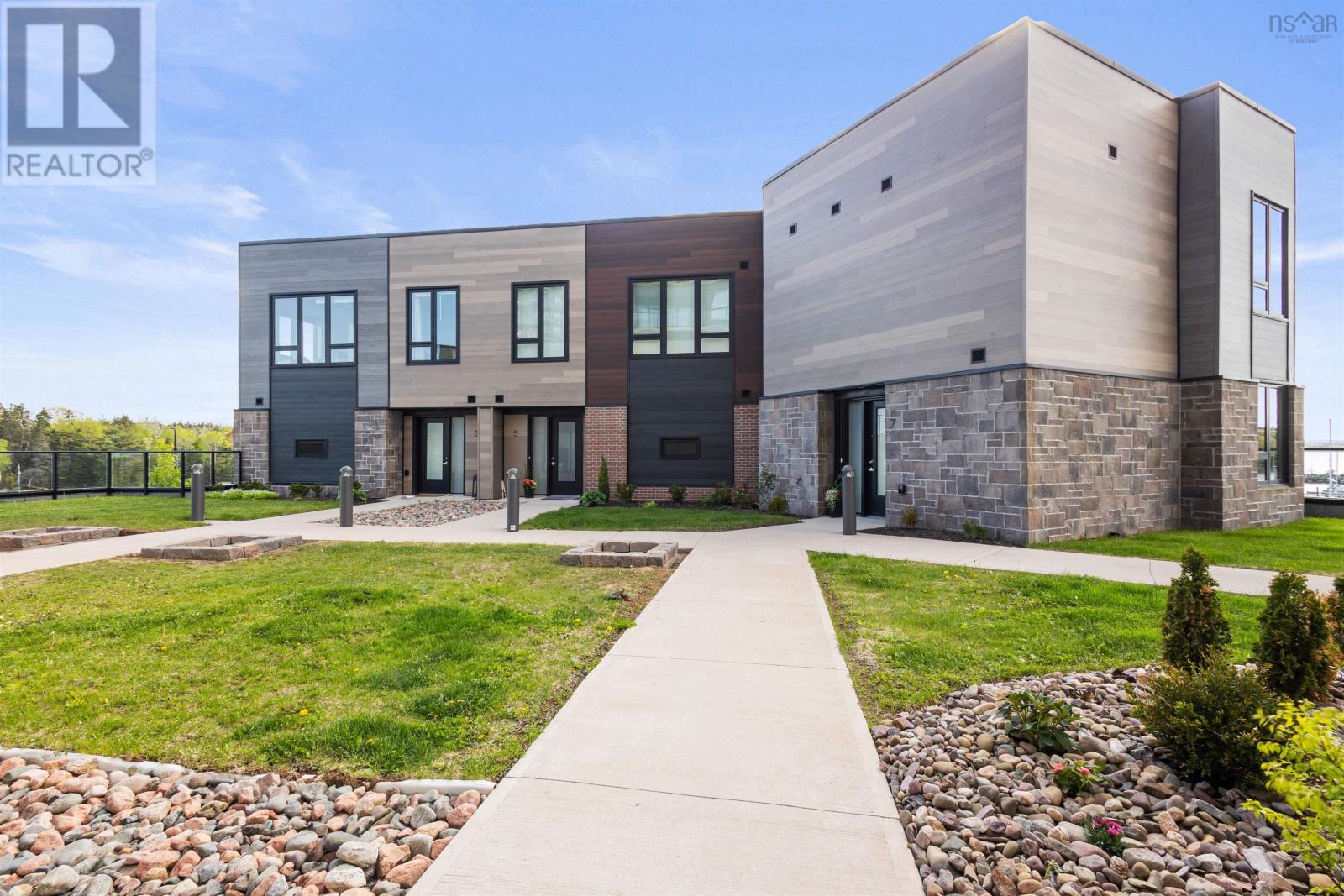 5 Coveview Walk, Dartmouth, NS B3B 0P9