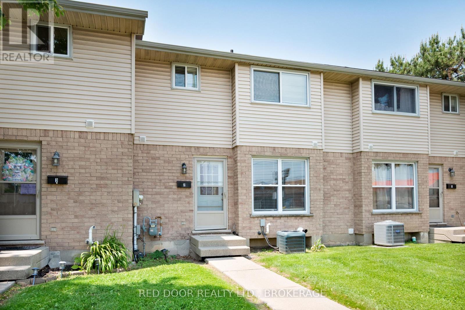 2 757 Wharncliffe Rd S, London, ON N6J 2G6
