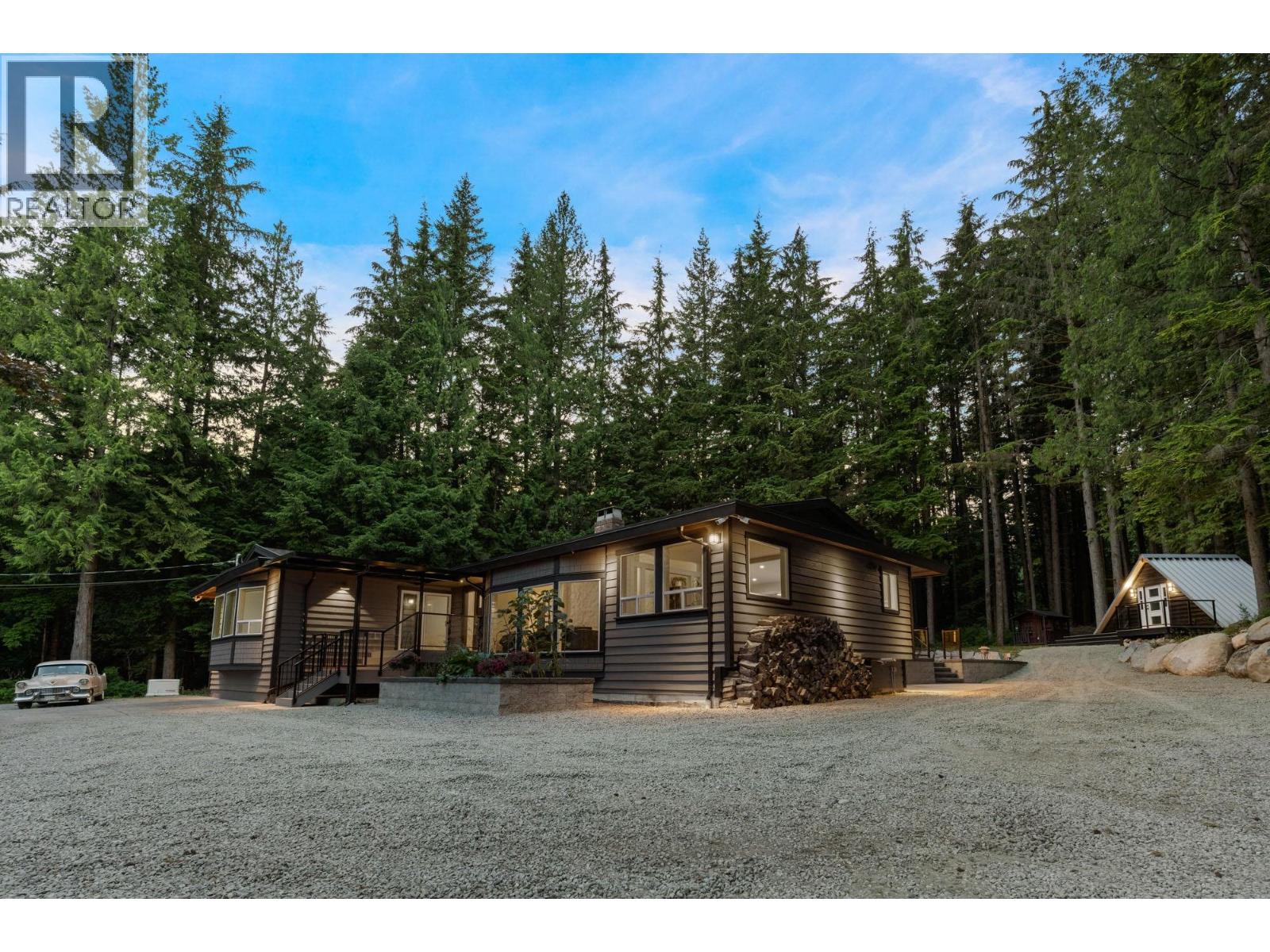 27561 Sayers Cres, Maple Ridge, BC V2W 1N3