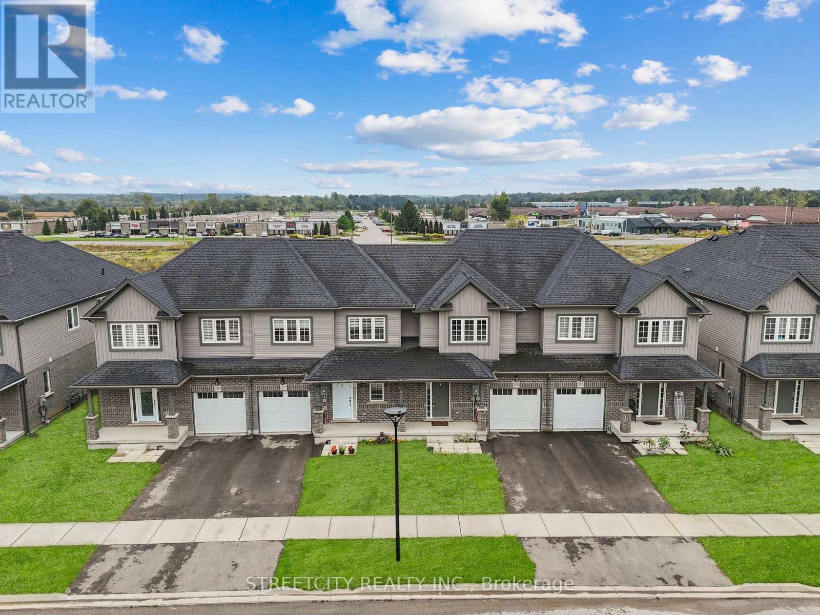 307 Kennington Way, London South South W, ON N6L 0H4