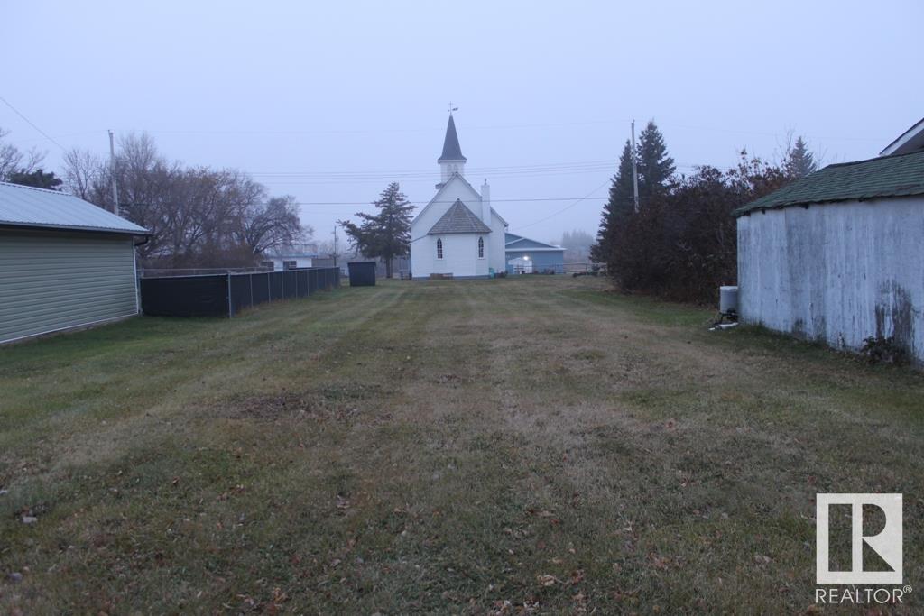 50 Av Unit 4915 #4915, Holden, AB T0B 2C0