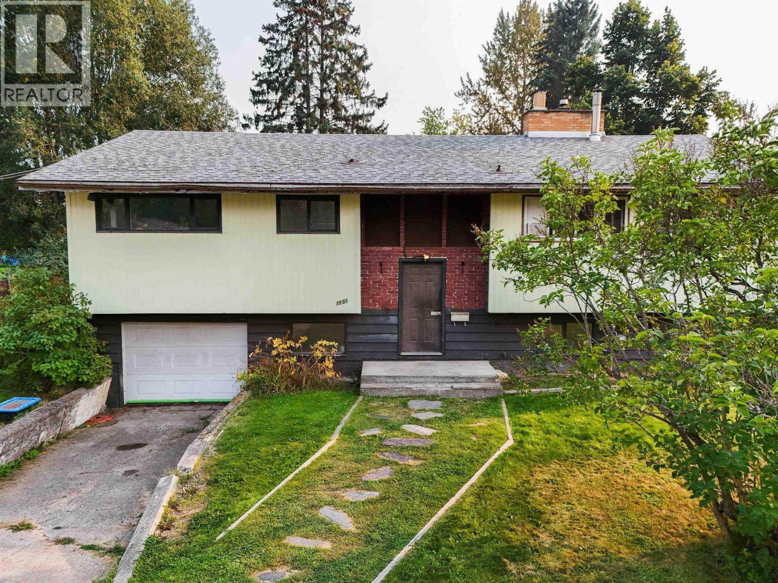 1961 Lombardie Dr, Quesnel, BC V2J 4A8