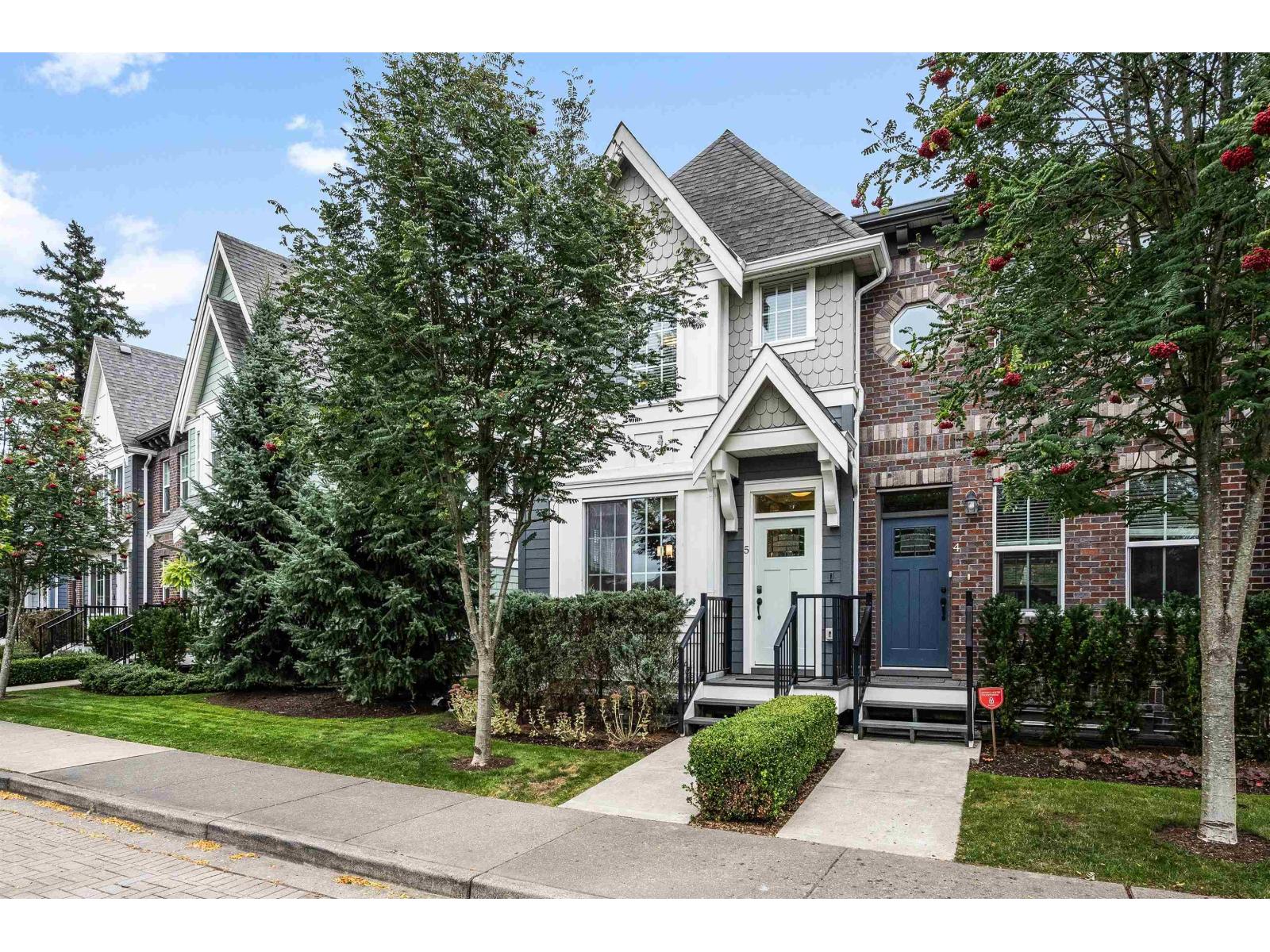 45526 Tamihi Waygarrison Crossing Unit 5, Chilliwack, BC V2R 0Y2