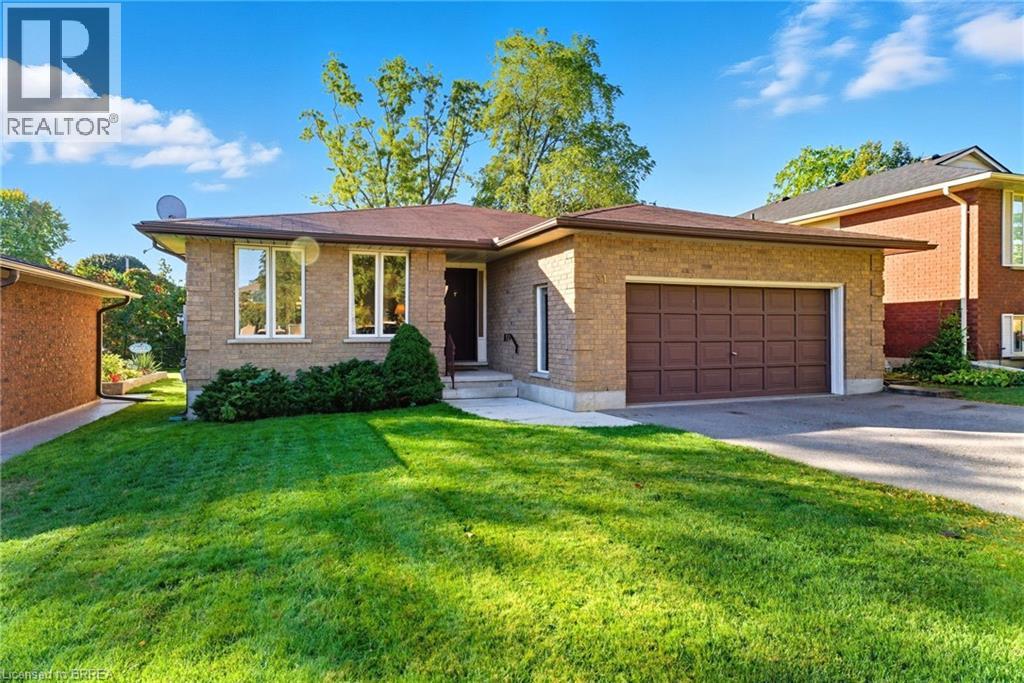 31 Belaire Rd, Brantford, ON N3R 6Z3