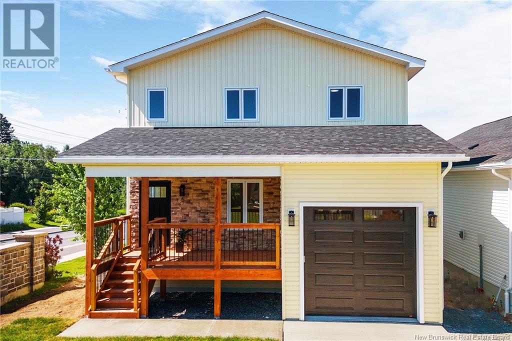 6 Briar Brook Pl, Fredericton, NB E3A 3N1