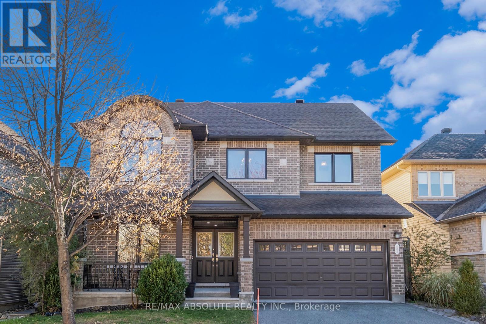 17 Rutherglen Ter, Ottawa, ON K2K 3A5