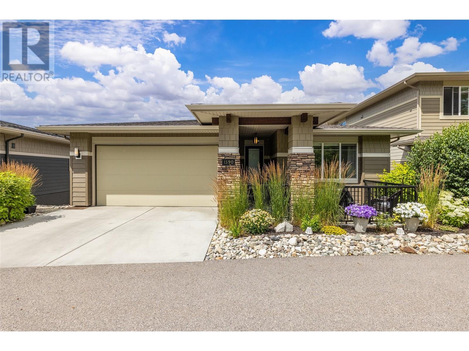 1590 Winter Ln, Kelowna, BC V1P 1T2