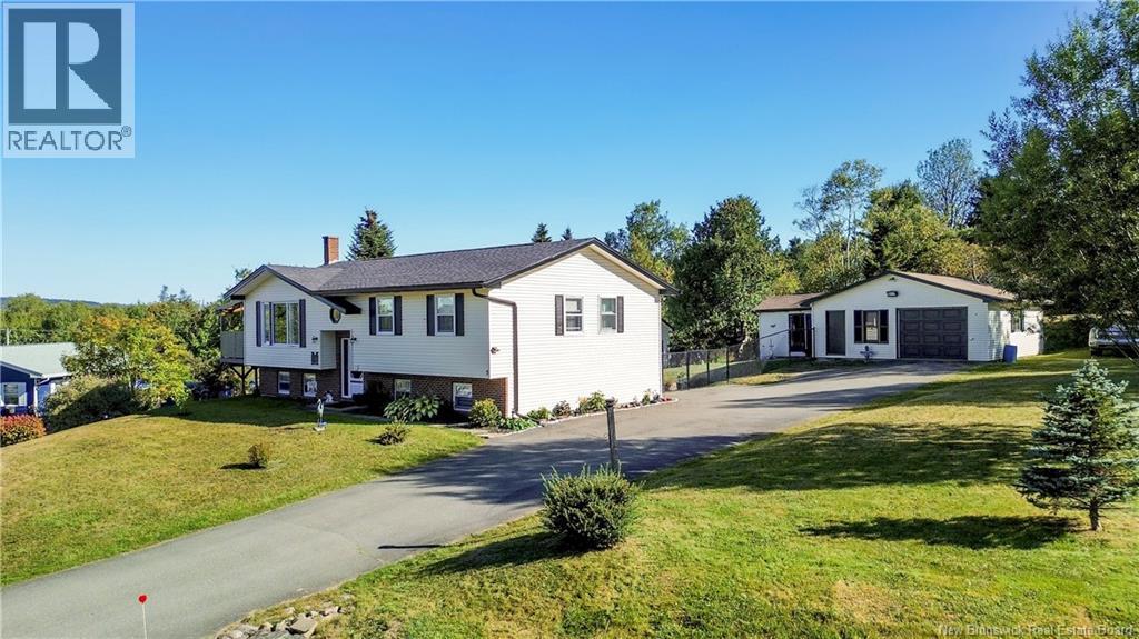 5 Lacroix Dr, Grand Bay-Westfield, NB E5K 3H7