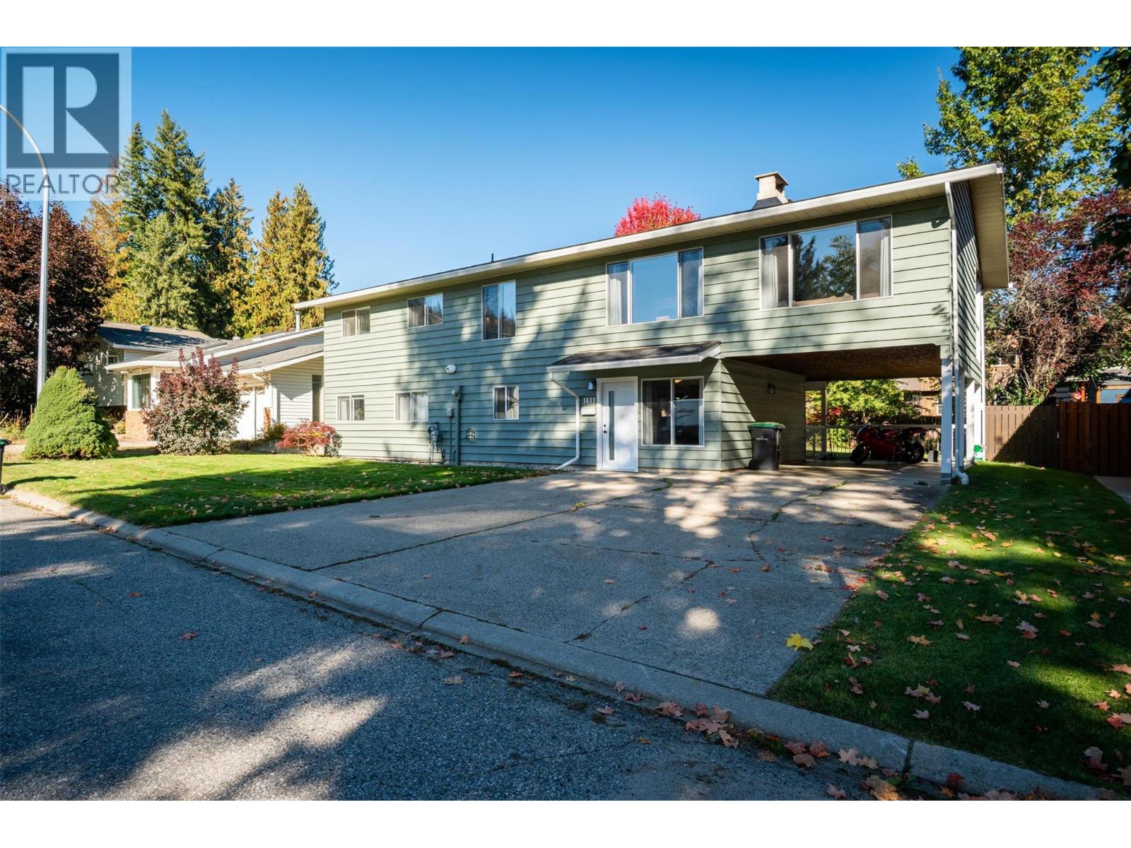 1411 Highland Dr, Castlegar, BC V1N 3V6