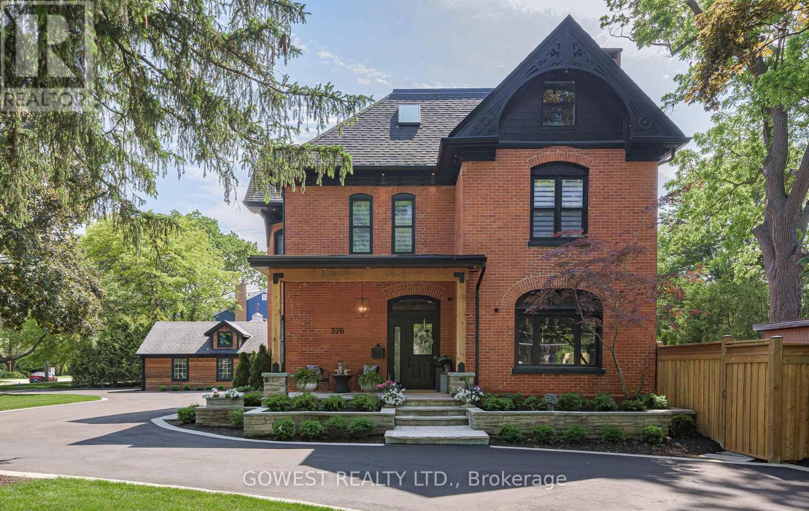 376 Chartwell Rd, Oakville, ON L6J 4A3