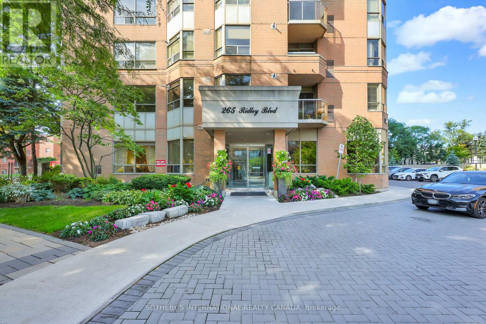 610 265 Ridley Blvd, Toronto, ON M5M 4N8