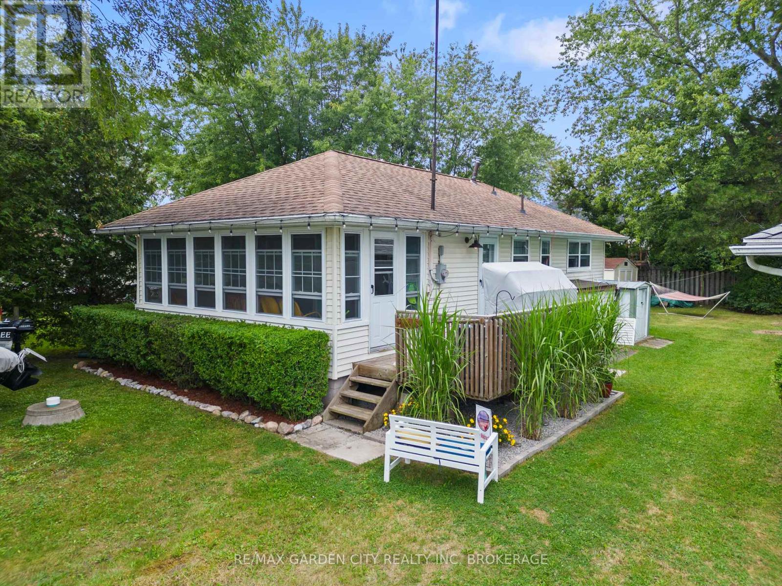 11154 Churchill Ave, Wainfleet, ON L3K 2S6