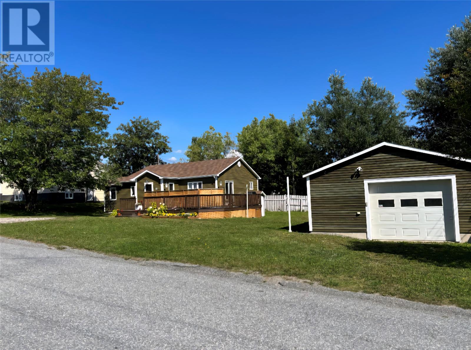 10 King St, Stephenville, NL A2N 2E5