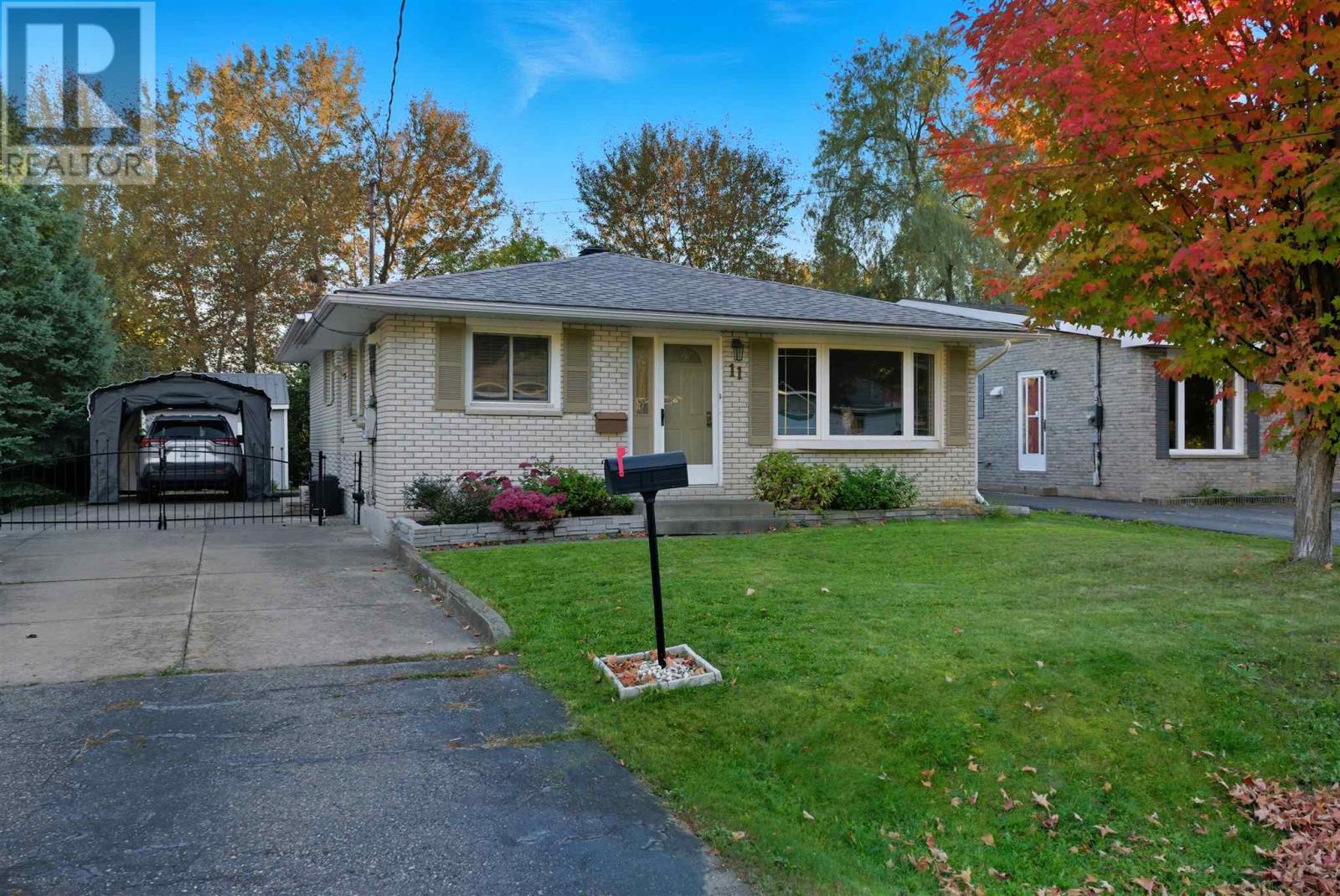 11 Creery Ave, Sault Ste. Marie, ON P6B 1G7